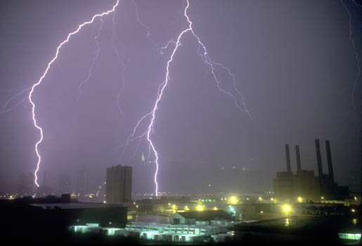 Greg Geffner, Lightning Bridging Con Edison's Manhattan Waterside Plant and Long Island City. June 1991. 